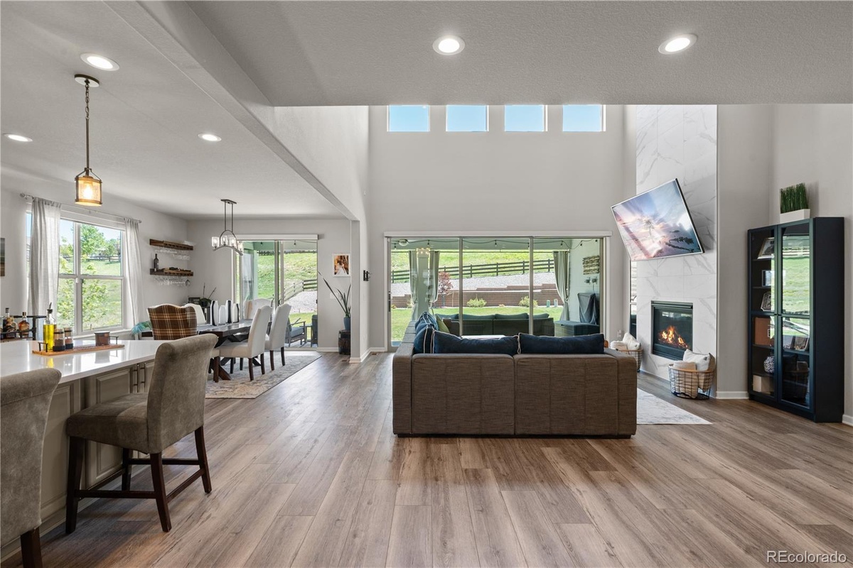 12040 Mosey Ln — photo 2