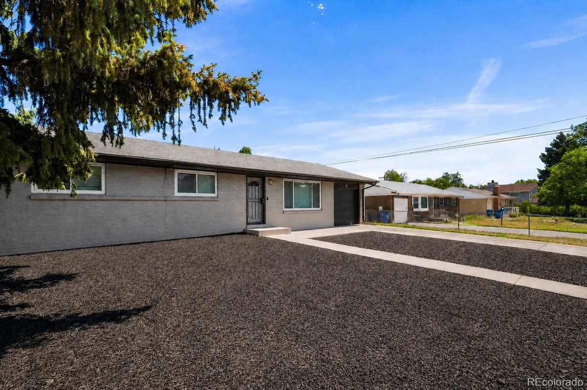 12445 E 6th Pl — photo 2